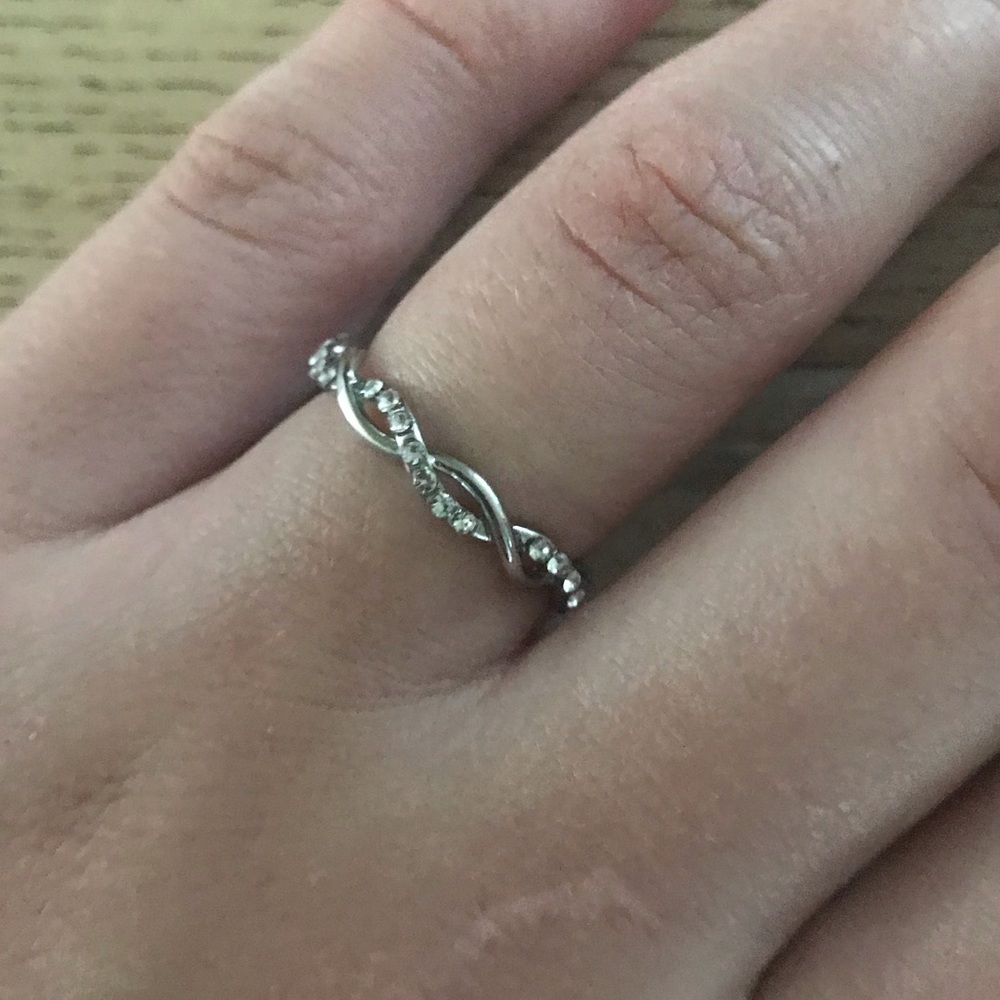 New Pattern Twisted Rope Micro Cubic Zirconia ring - Picture 2 of 2